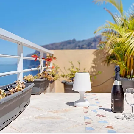 Bella Vista * プエルト・デ・サンティアゴ